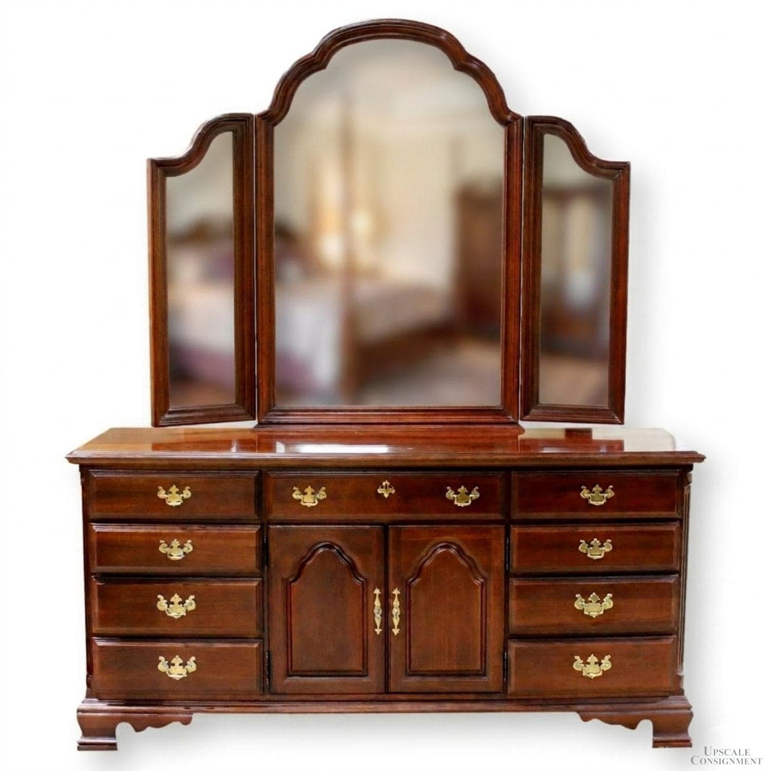 Sumpter Furniture Mahogany Triple Dresser w/Tri-fold Mirror - Mahogany - Image 1