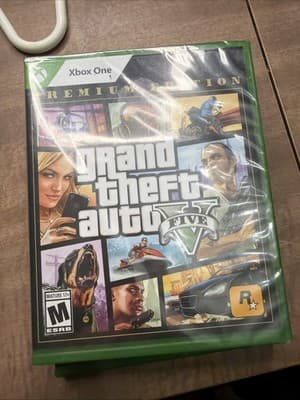 Grand Theft Auto v Premium Edition Xbox One, Mature Rating - Image 1
