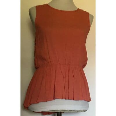 Women Coral INA Sleeveless Zip Top Crochet Accent Back Medium NWT - Image 1