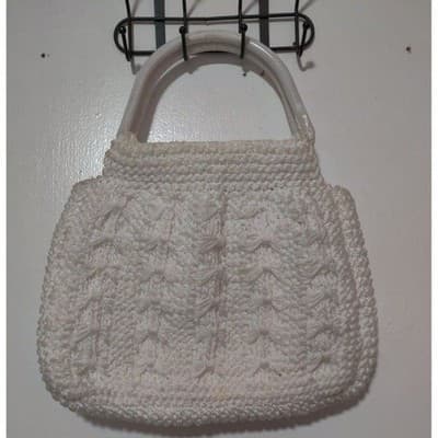 Vintage White Knit Handbag with Round Plastic Handles - Image 1