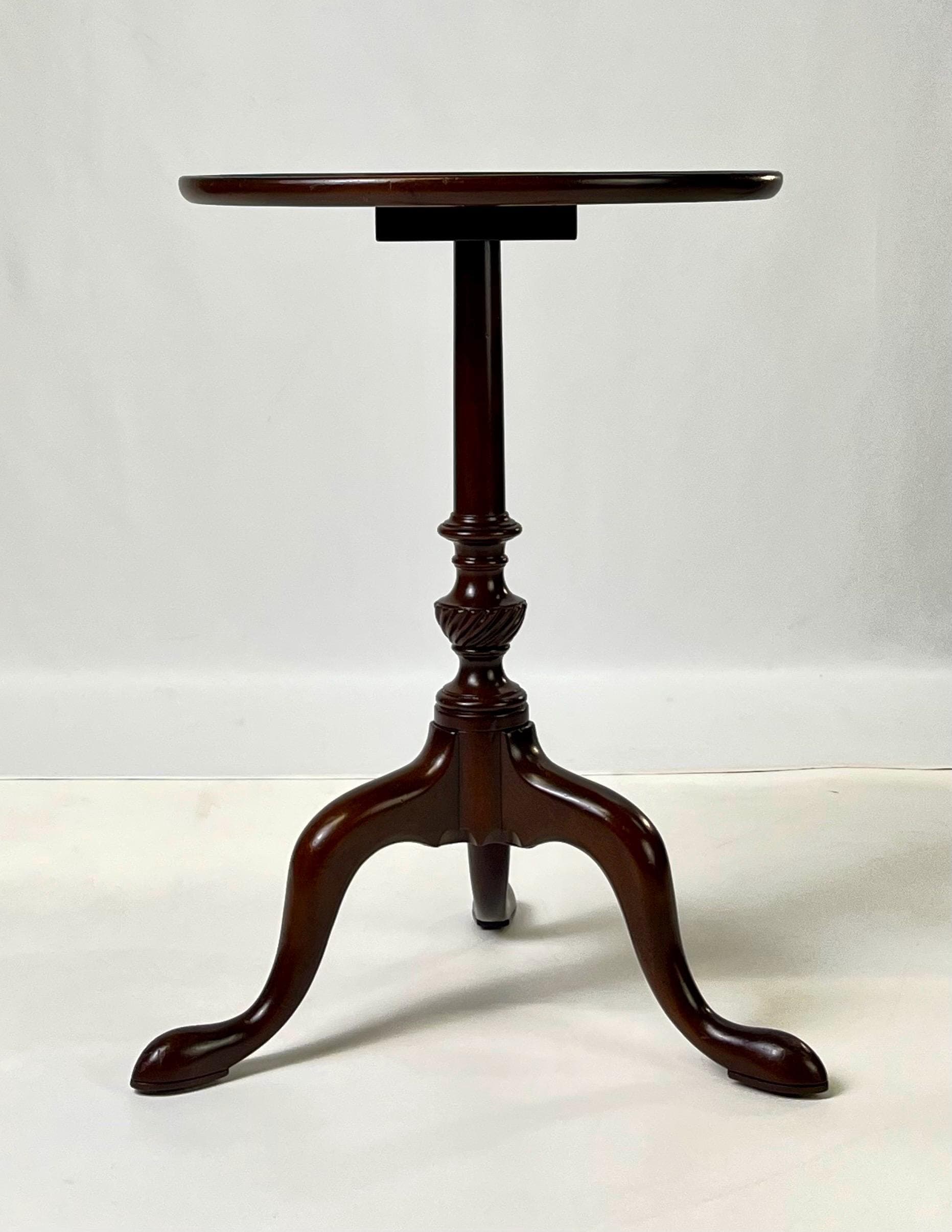 Kittinger Historic Newport Mahogany Dish-Top Candle Stand - Hn 27 - Image 1
