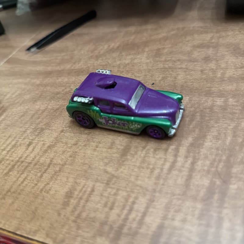 Loose Hot Wheels Batman Cockney Cab II The Joker Green and Purple Taxi - Image 1
