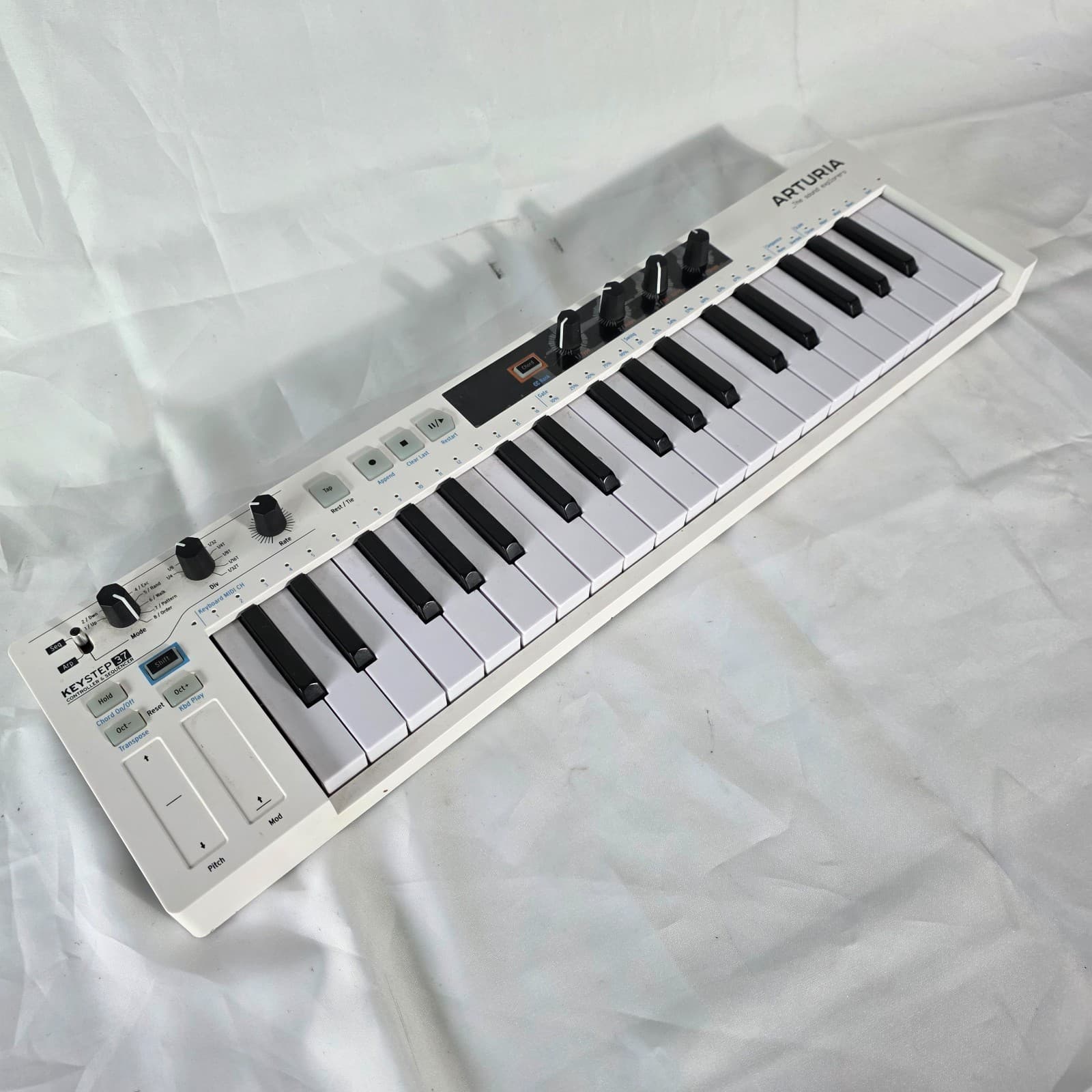 Arturia Keystep 37 USB/MIDI/CV Audio Recording Keyboard Controller & Sequencer - Image 1