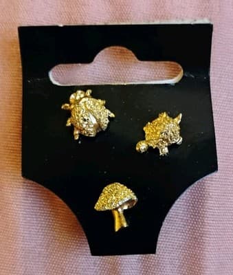 Vintage Gold-Tone "Secret Garden" Pin Set – Turtle, Ladybug, & Mushroom - Image 1