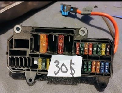 2002 - 2009 Bmw E65 E66 Distribution Trunk Relay Fuse Box Module Unit 6900583 - Image 1