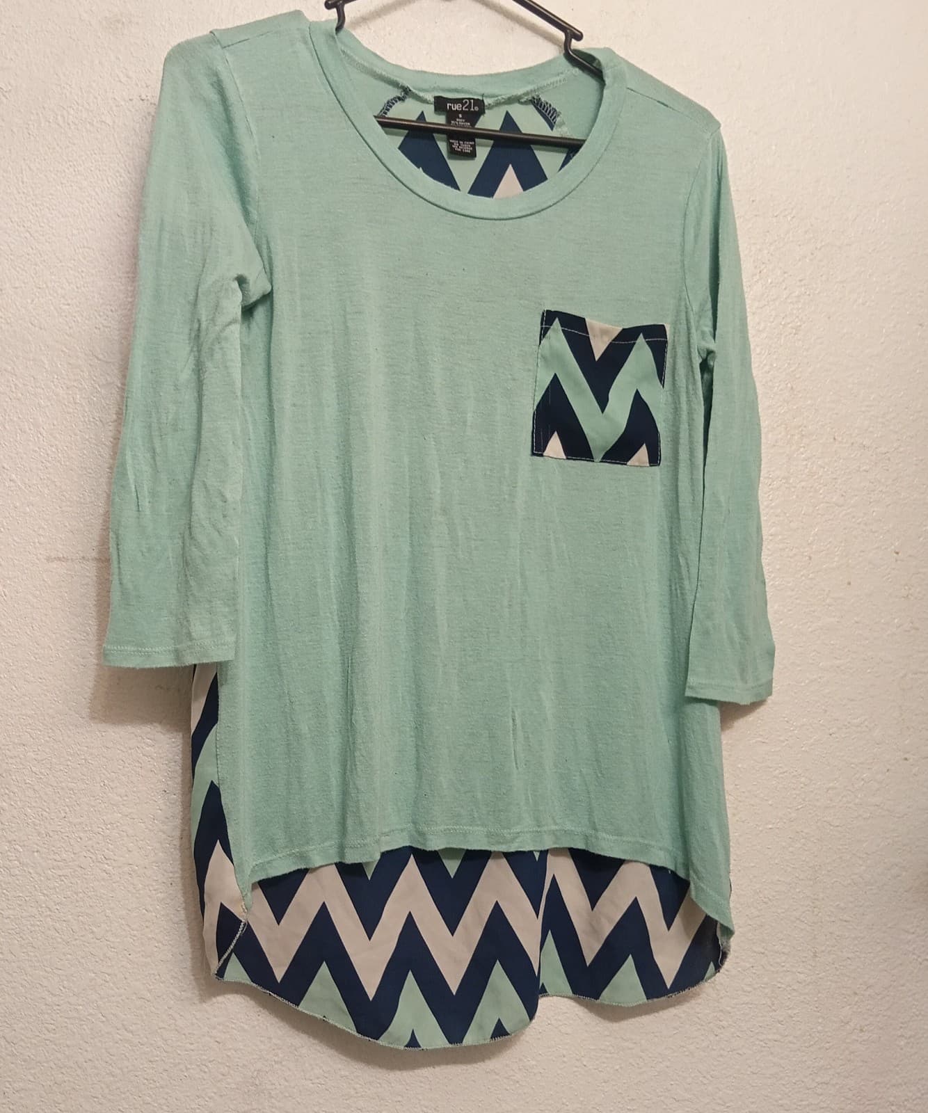Rue21 Mint & Navy Chevron High-Low Pocket Tee - Size S - EUC - Image 1