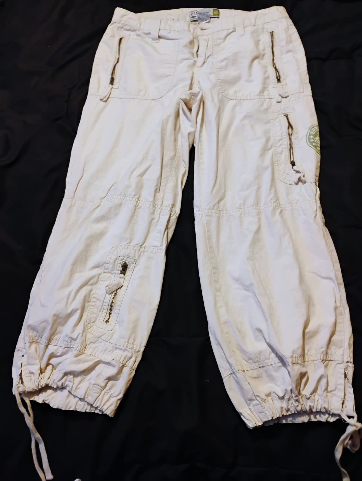 Old Navy women's size 4 cargo capris - Image 1