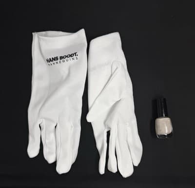 Hans Boodt. Mannequins Unisex White Logo Grip Gloves With Paint - Image 1