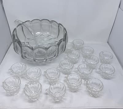LE Smith Cupped Punch Bowl Dominion Clear Georgian Honeycomb w/ 18 Cups & Ladel - Image 1