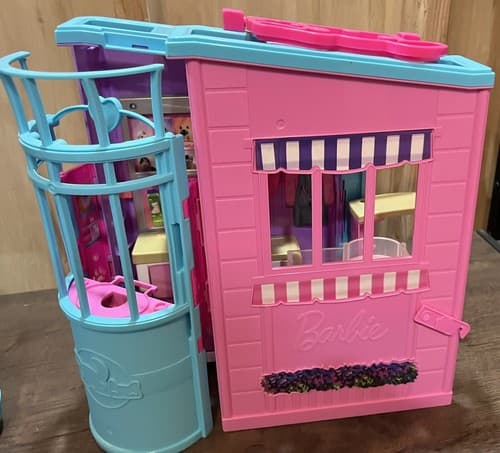 Barbie Folding Pet Care Center Animal Vet Clinic Animals Foldaway Playset Lot - Image 1