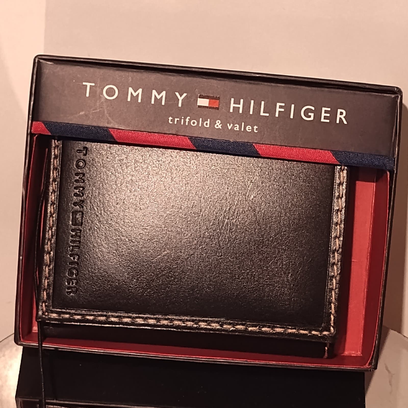 Men's Black Leather Tommy Hilfiger Wallet - Image 1