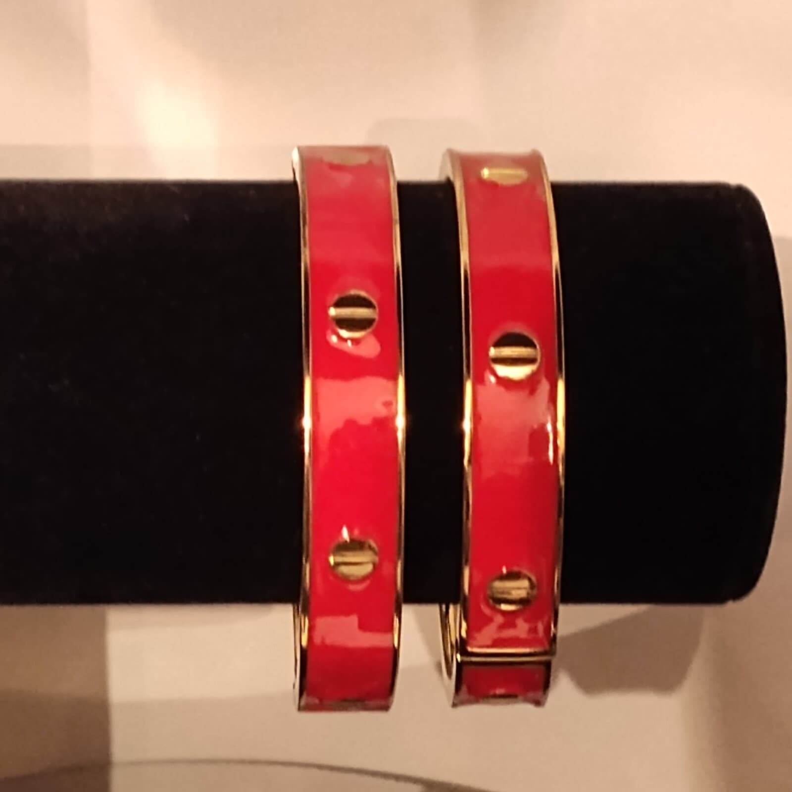 RED ENAMEL CLAMPER HINGED BRACELET NAILHEAD ACCENTS IN GOLD TONE MODERN NOS - Image 1