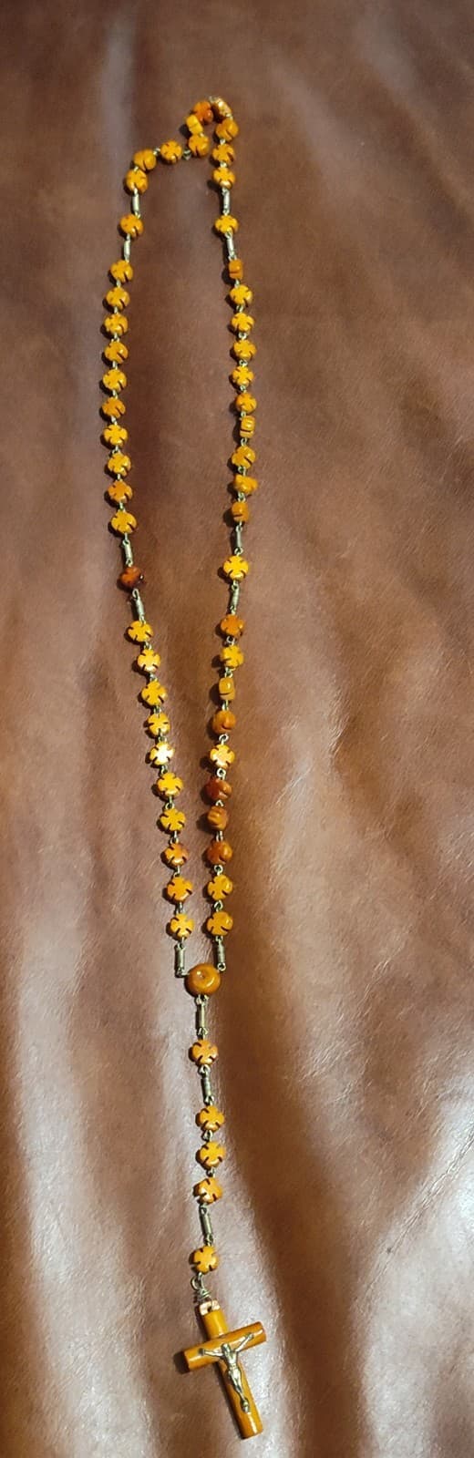 Vtg Carved Wood Rosay beads necklace - Image 1
