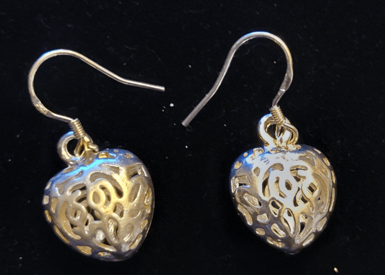 Beautiful Vtg Sliver 925 puff Heart Earrings - Image 1