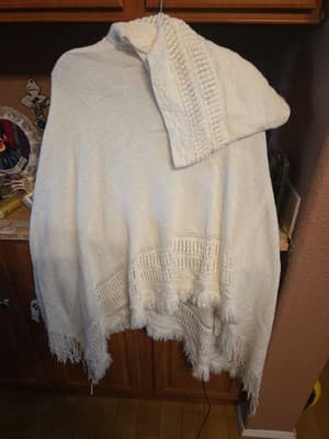 Time And Tru Cream Hooded Poncho Very Beautiful - Image 1