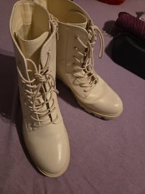 DECARSDZ Thread Women’s Boots Biege Sz 10 Faux Leather Lace And Zipper