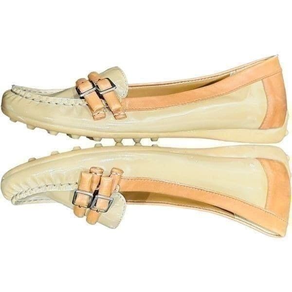 TAHARI Sonya NWOT Tan Beige Patent Leather Flats Loafers Size 8.5 - Image 1