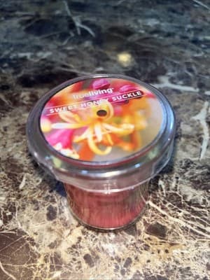 Trueliving Sweet Honey Suckle Candle Pink 3 oz - Image 1