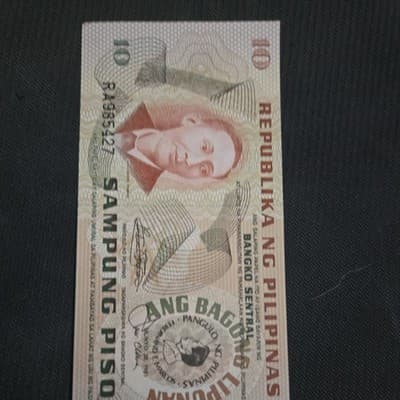 Philippines 10 Piso 1981 P 167 SIGN 9 UNC - Image 1