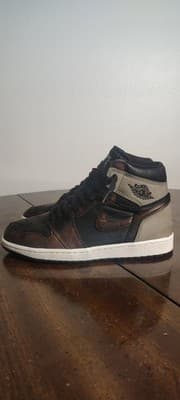 Size 11 - Air Jordan 1 Retro High -Light Army/Rust Shadow/Patina 555088-033