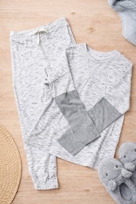 Garanimals Size 5T Two Piece Pants Set Sleepwear Pajamas Soft And Comfy. - Image 1