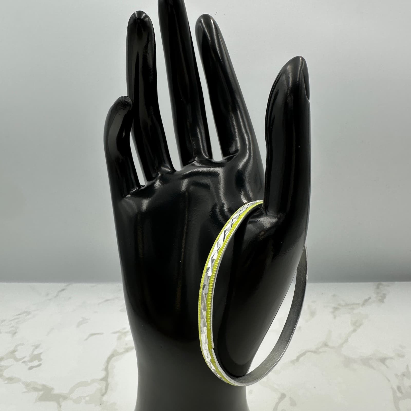 Vintage Neon Yellow Silver-Tone Diamond-Cut Fashion Thin Bangle Bracelet - Image 1