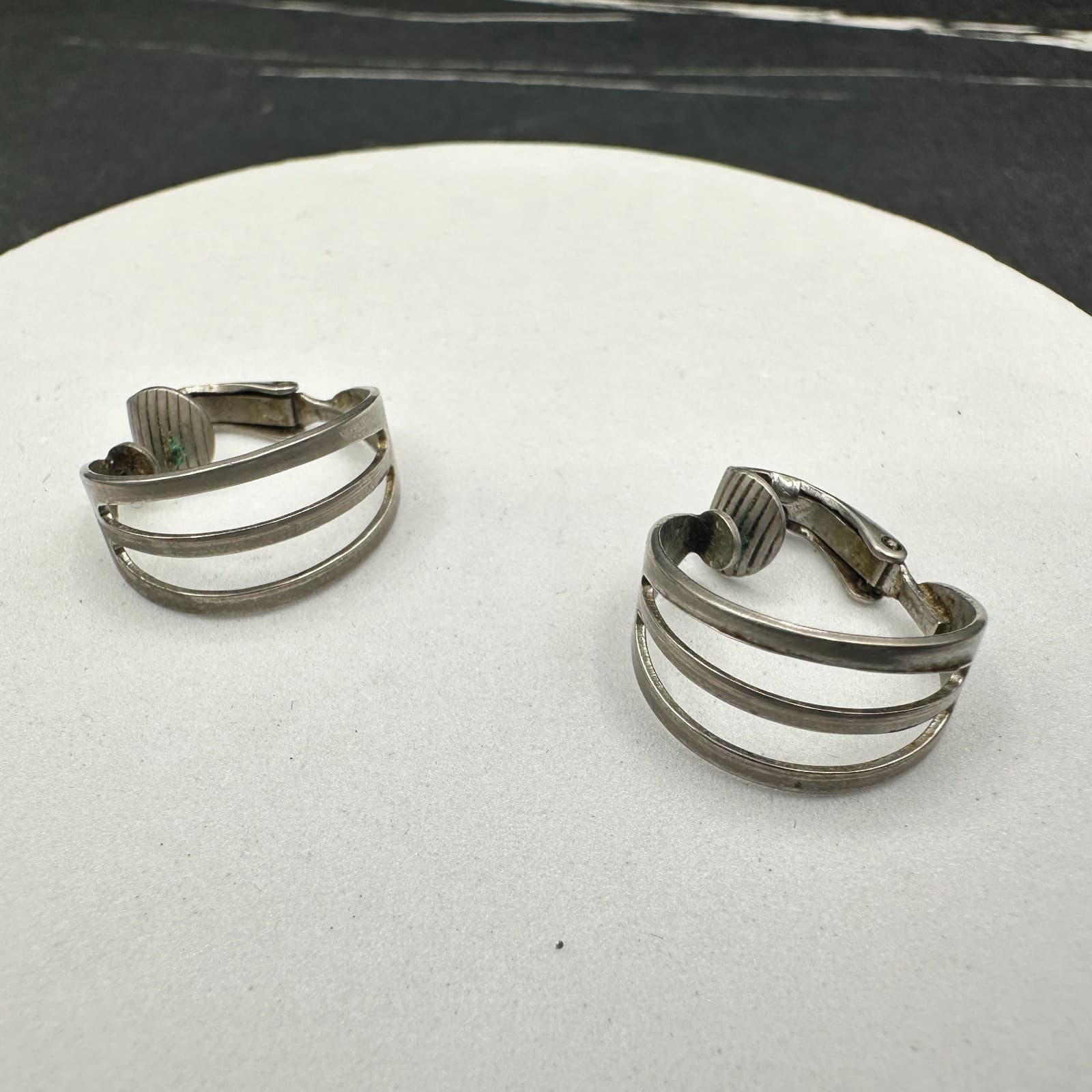 Vintage Silver-Tone Geometric Clip-On Earrings Retro Cage Open Band Style - Image 1