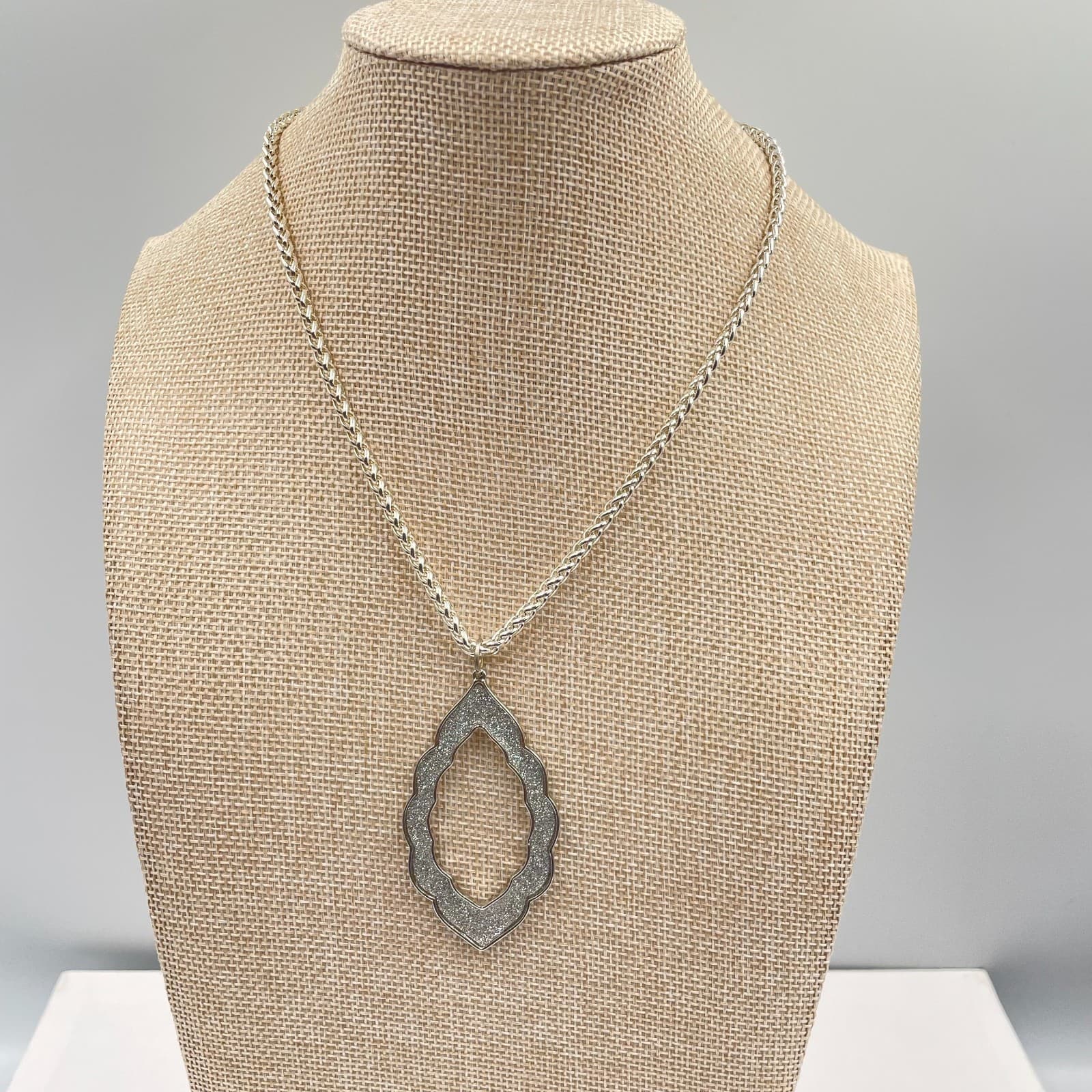 Silver-Tone Wheat Chain Glitter Resin Inlay Quatrefoil Pendant Lobster Necklace - Image 1