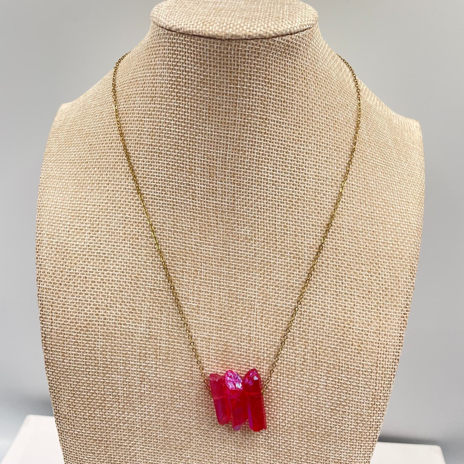 Gold-Tone Iridescent Sheen Raw Quartz Crystal Points Pendant Push Lock Necklace - Image 1