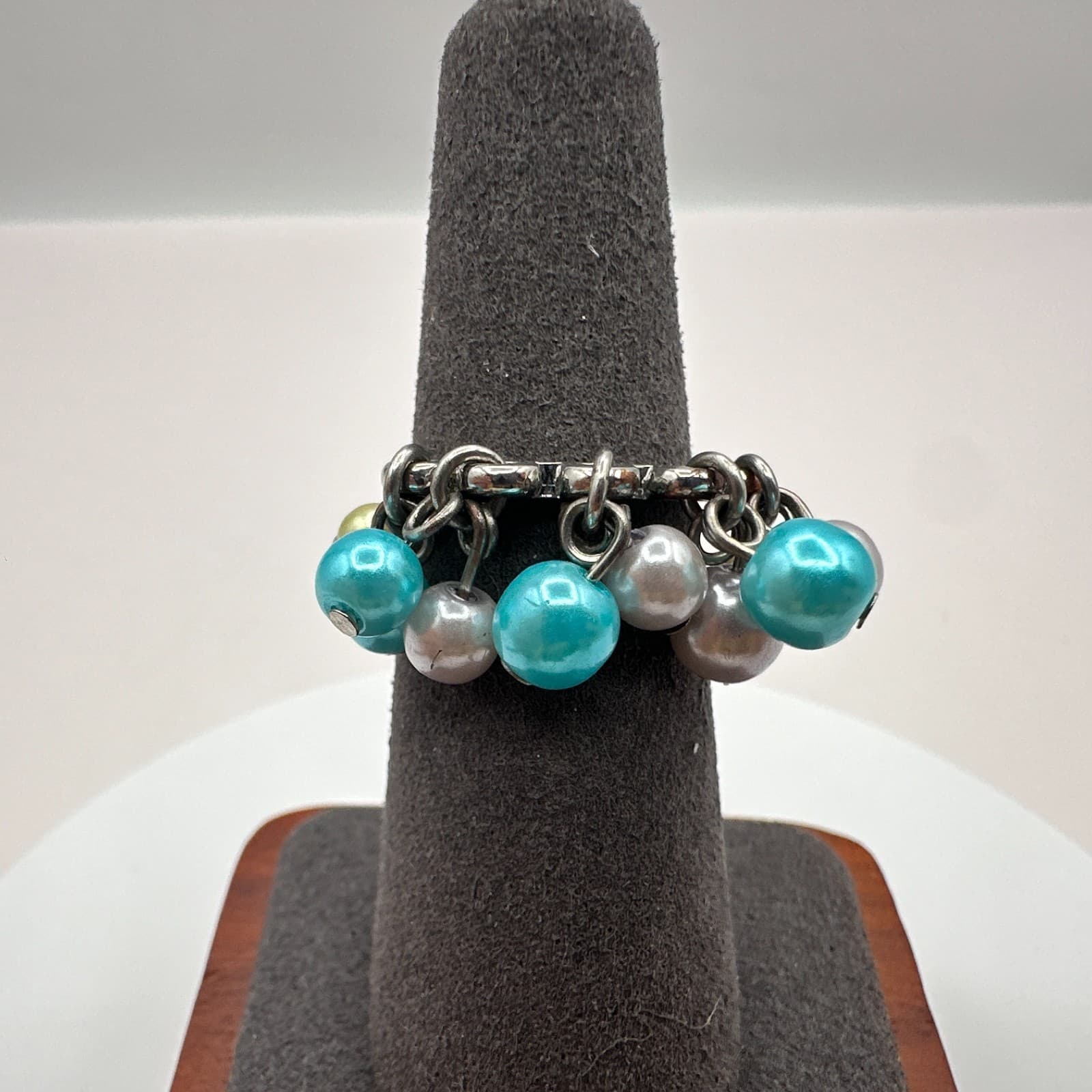 Vintage 80s Multi Pearl Dangle Charm Ring Silver Mesh Band Statement Jewelry - Image 1