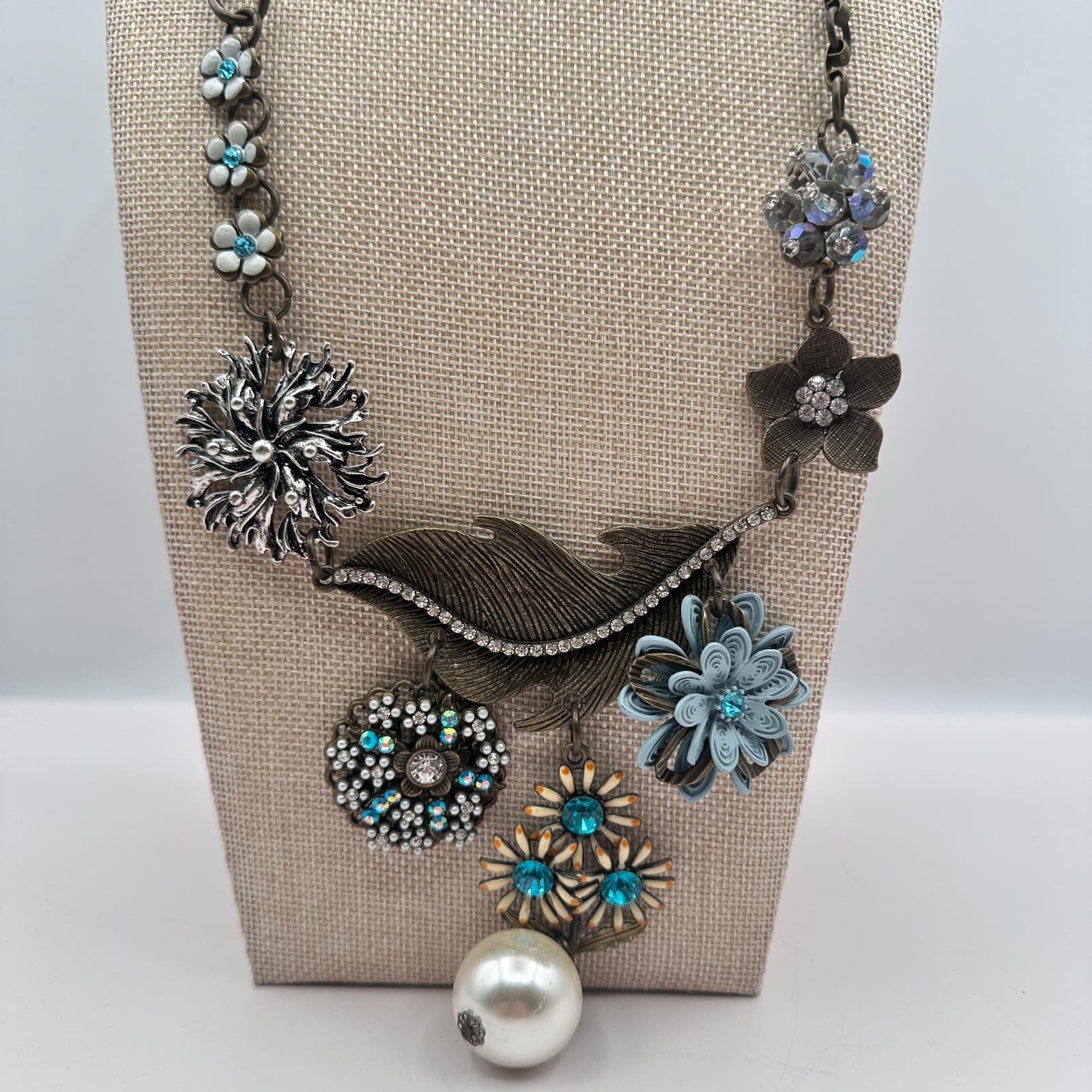 Vintage 80s Plunder Snowball Bndle Statement Necklace Feather Faux Pearl Jewelry - Image 1