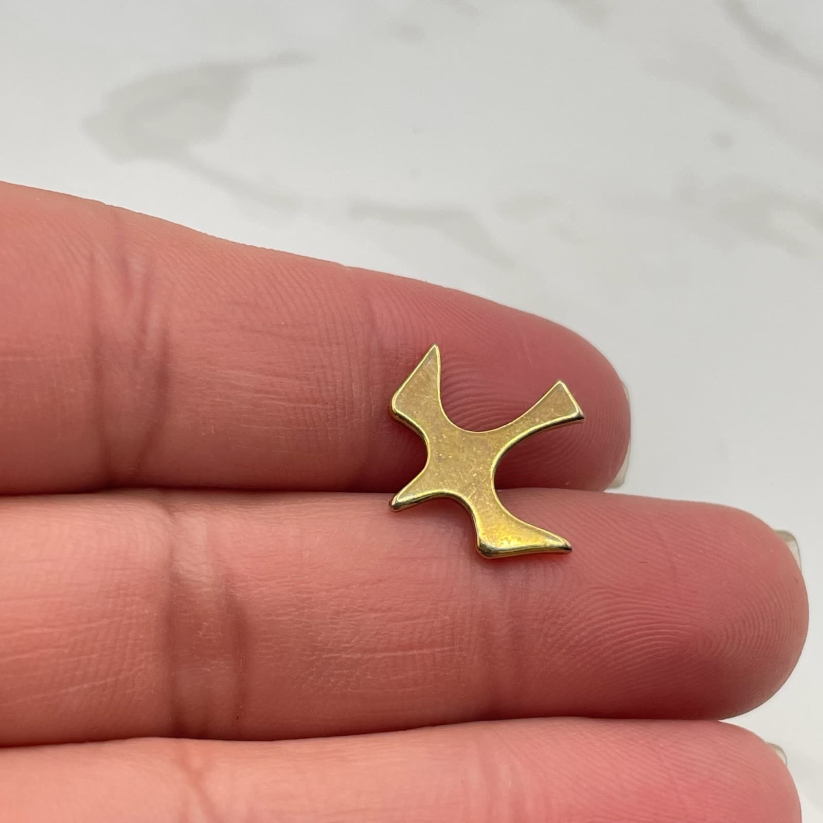 Vintage Gold Tone Abstract Bird Dove Lapel Pin Brooch Minimalist Estate Jewelry - Image 1