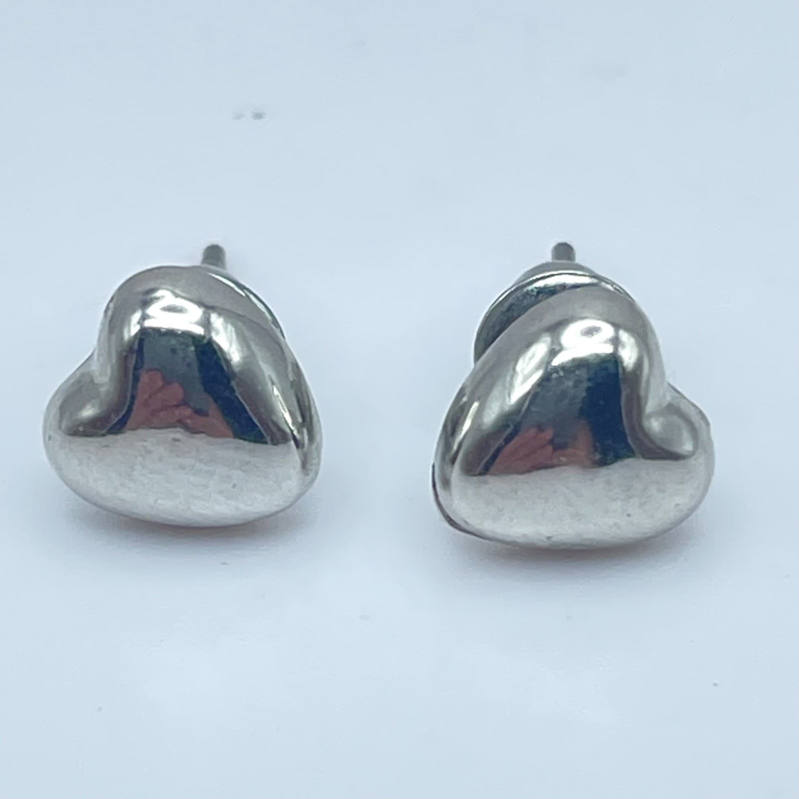 Vintage Y2K Silver Tone Puffy Heart Stud Earrings Women's Classic Jewelry - Image 1