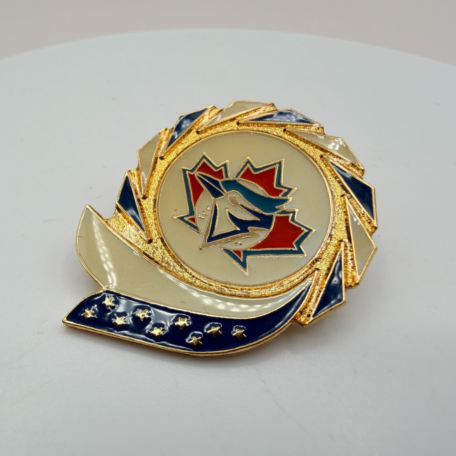 Vintage 1996 Aminco Toronto Blue Jays MLB Pin Gold Tone Enamel Fashion Jewelry - Image 1