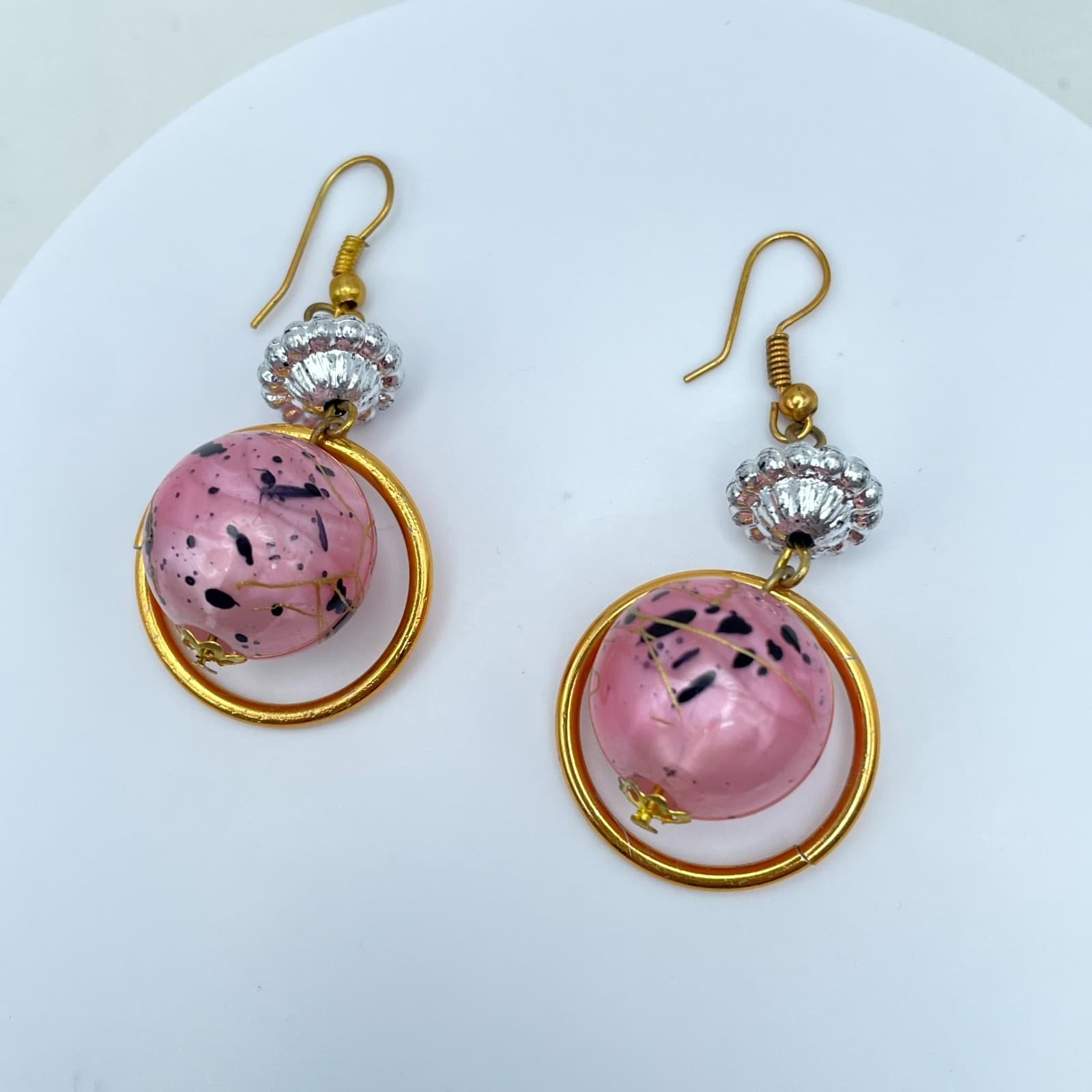Vintage Gold-Tone Pink Mottled Art Speckled Glass Bead Drop Dangle Hook Earrings - Image 1