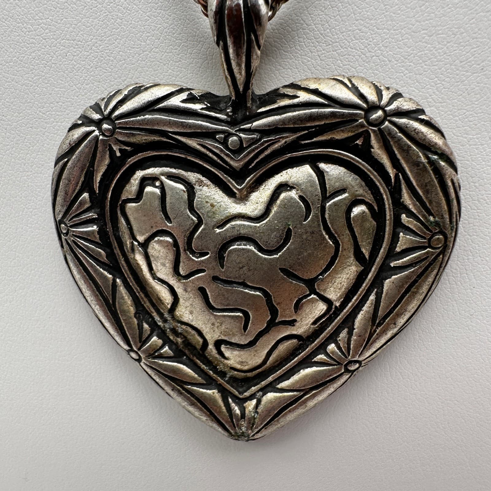 Vintage 90s Time and Tru Silver Tone Embossed Heart Pendant Rope Chain Jewelry - Image 1