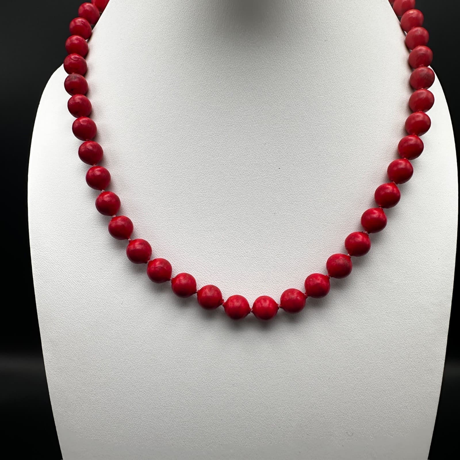 Vintage Red Beaded Necklace Round Beads Silver Tone Ring Clasp Retro Jewelry - Image 1