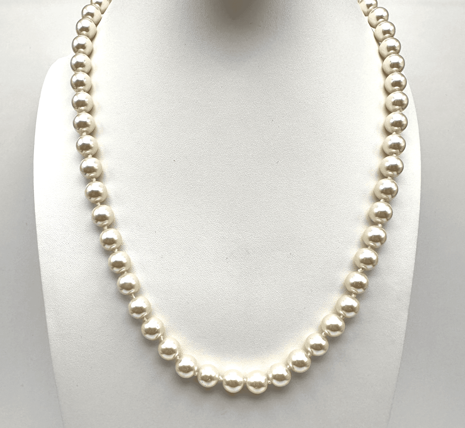 Vintage 90s Cream Faux Pearl Graduated Necklace Silver Tone Women's Jewelry - Image 1