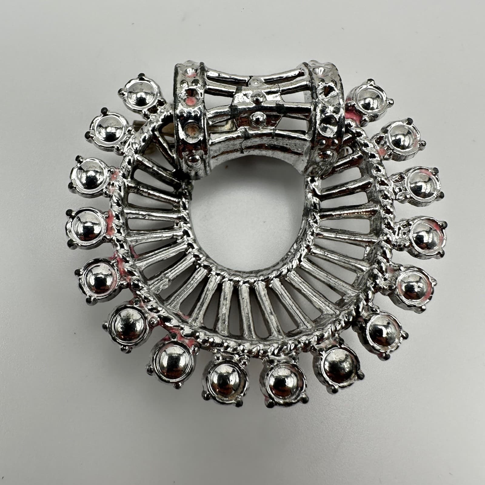 Vintage 80s Silver Tone Open Circle Wreath Bow Brooch Pin Women's Jewelry - Image 1