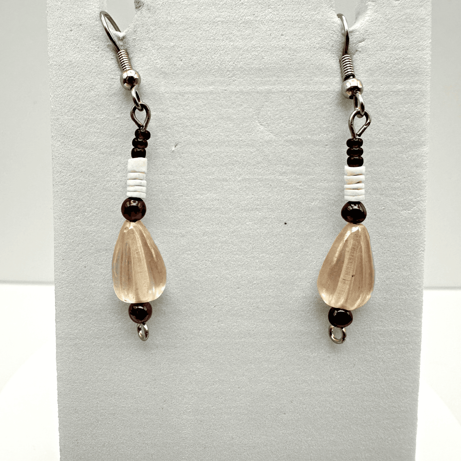 VTG 90s Boho Beaded Dangle Jewelry Earrings Silver Tone Burgundy White Tear Drop - Image 1