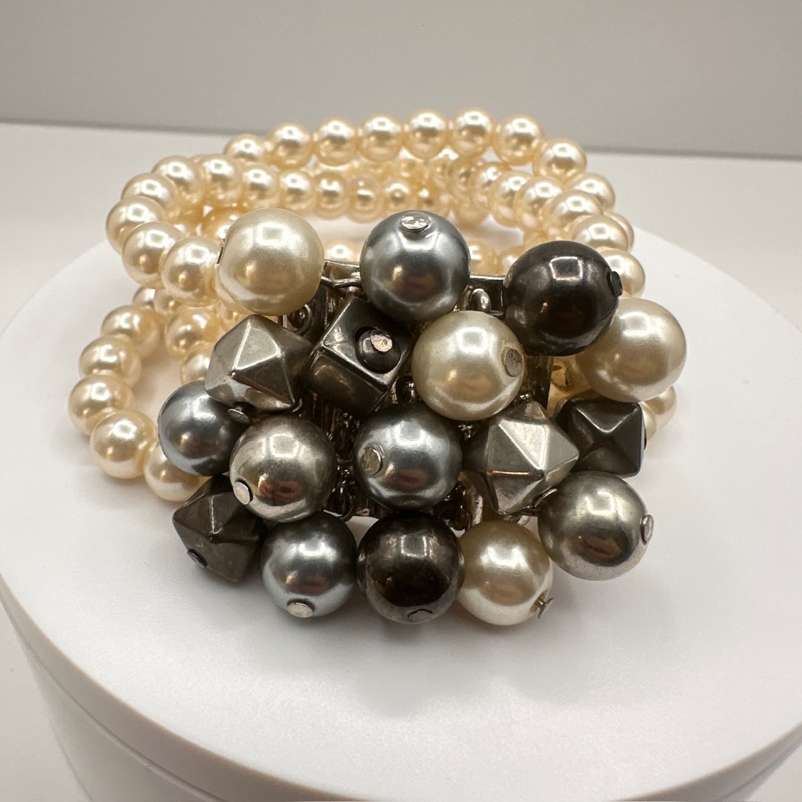 Vintage 90s Faux Pearl Cluster Mixed-Bead Stretch Bracelet Silver Tone Jewelry - Image 1