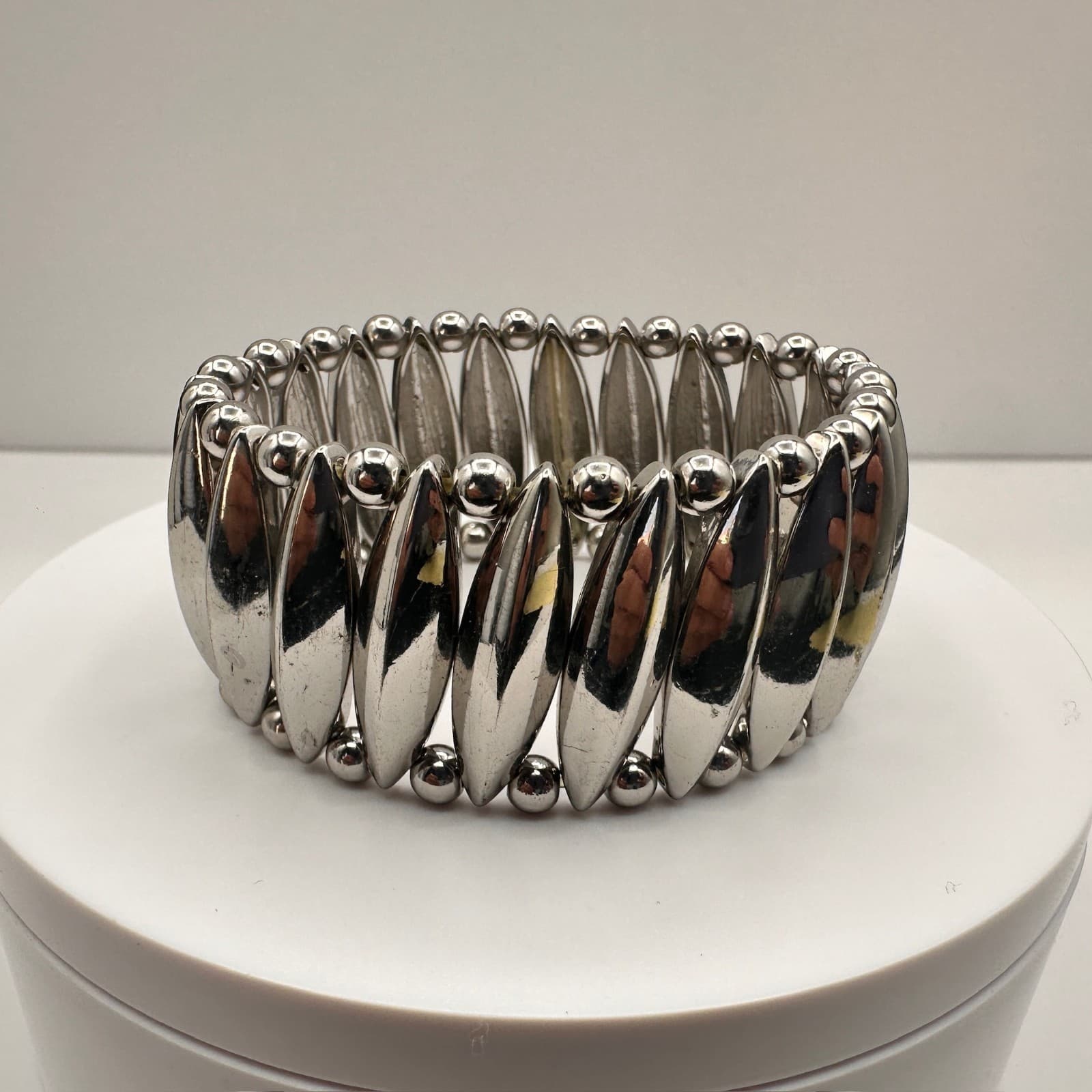 Vintage Y2K 90s Silver Tone Stretch Bracelet Chunky Mächtiges Armband Jewelry - Image 1