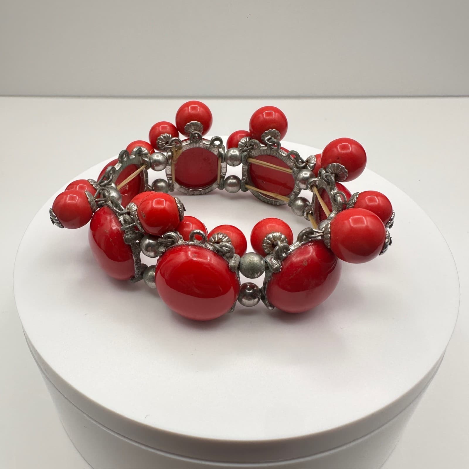 Vintage 80s Red Chunky Cabochon Bead Stretch Bracelet Silver Tone Fashion - Image 1