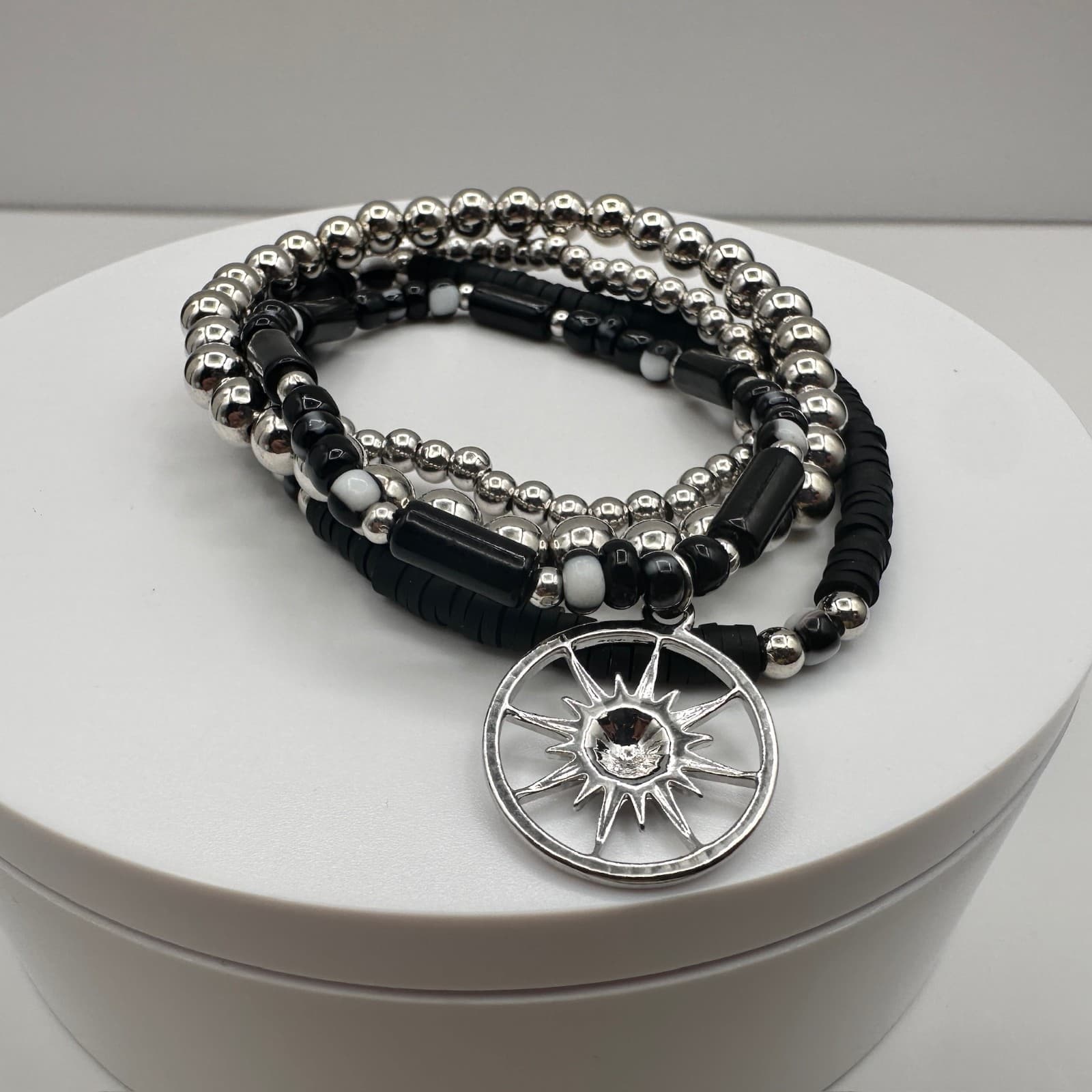 Vintage 90s Silver Tone Beaded Stretch Bracelet Set Sun Pendant Women's Jewelry - Image 1