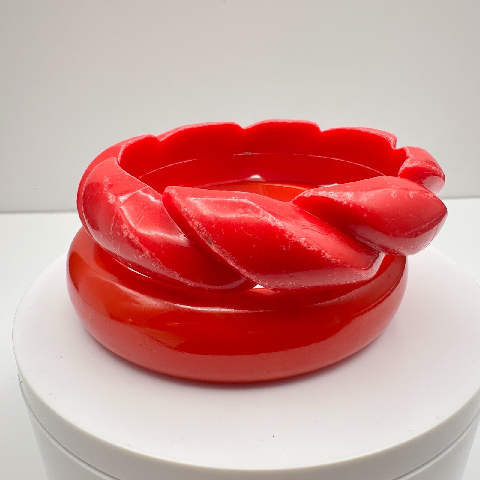 Vintage 80s Red Twisted Bangle Set Retro Women's Classic Fashion Jewelry - Image 1