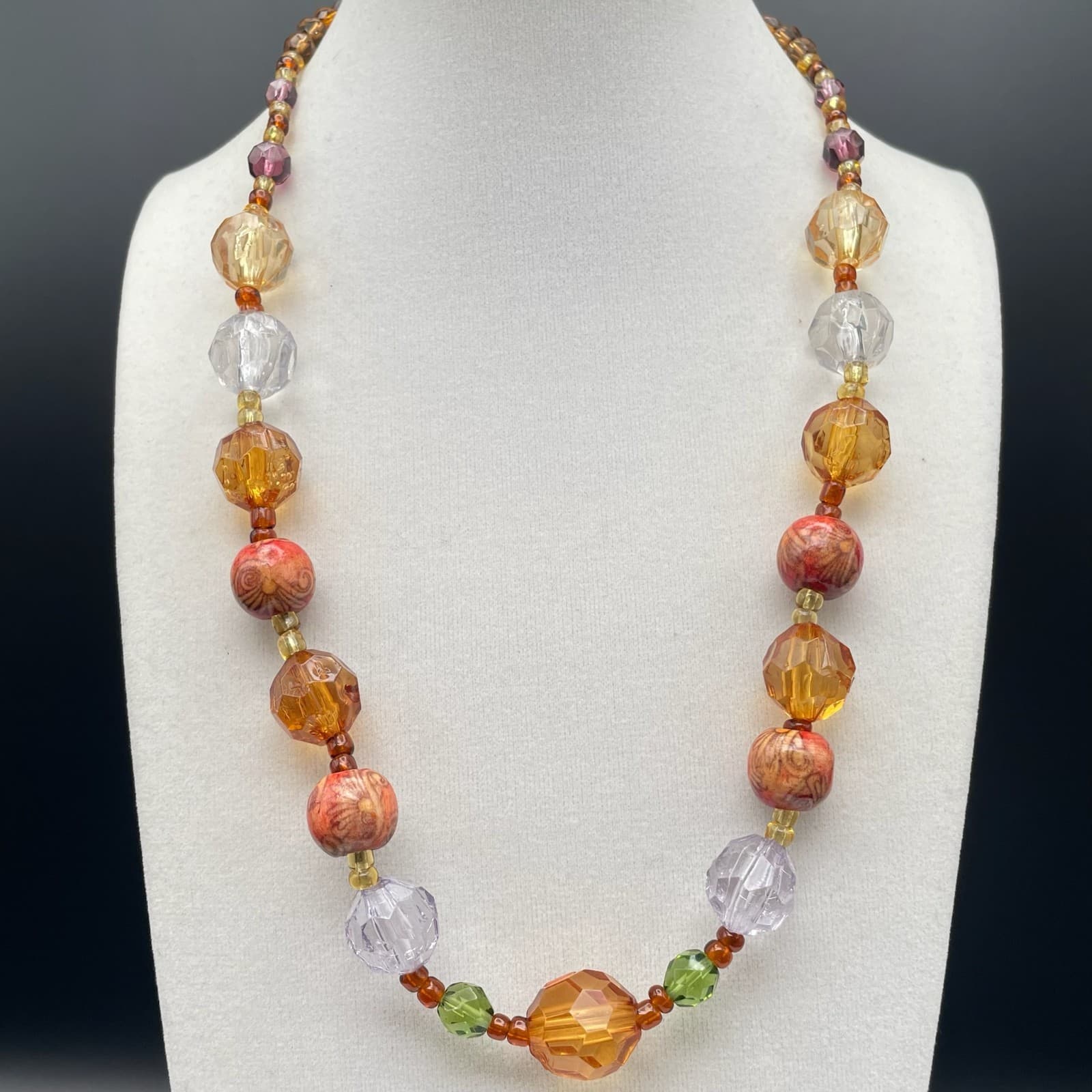Vintage Women's Handcrafted Artistic Beautiful Glass Bead Necklace Jewelry 20 In - Image 1