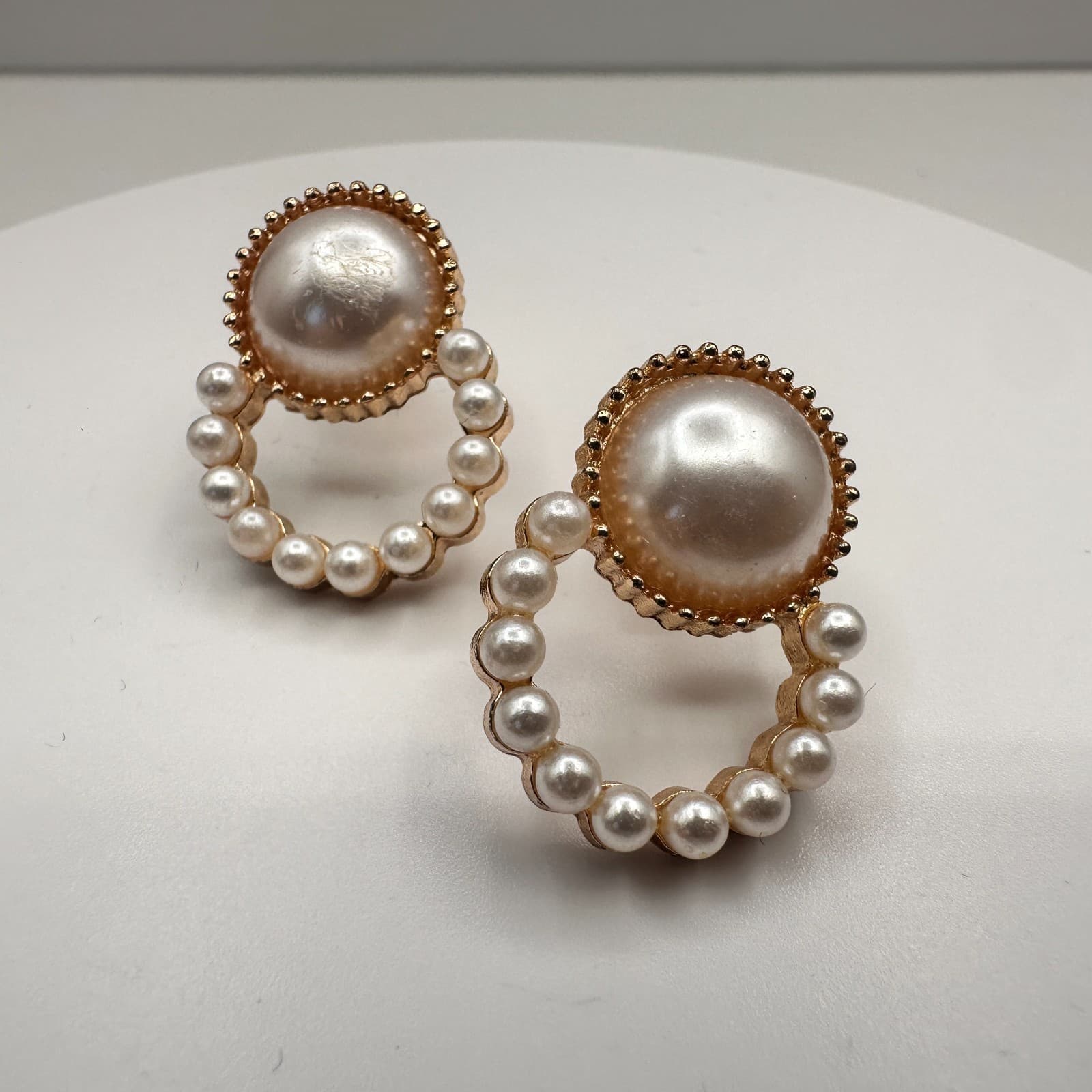 Vintage 80s Faux Pearl Drop Gold Tone Earrings Textured Retro Statement Jewelry - Image 1
