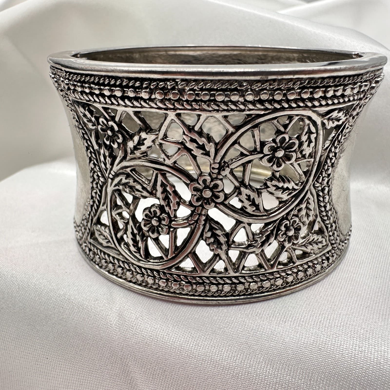 Vintage 90s Silver Tone Floral Wide Cuff Bracelet Women's Classic Jewelry - Image 1