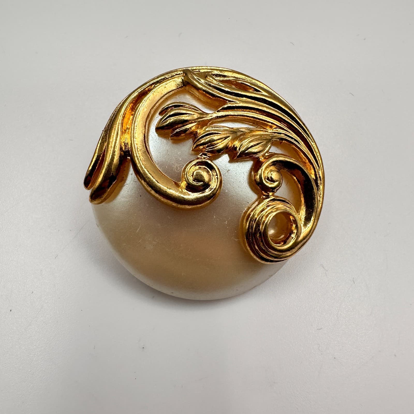 Vintage 90s Faux Pearl Gold Tone Plume Button Pin Brooch Art Nouveau Jewelry - Image 1