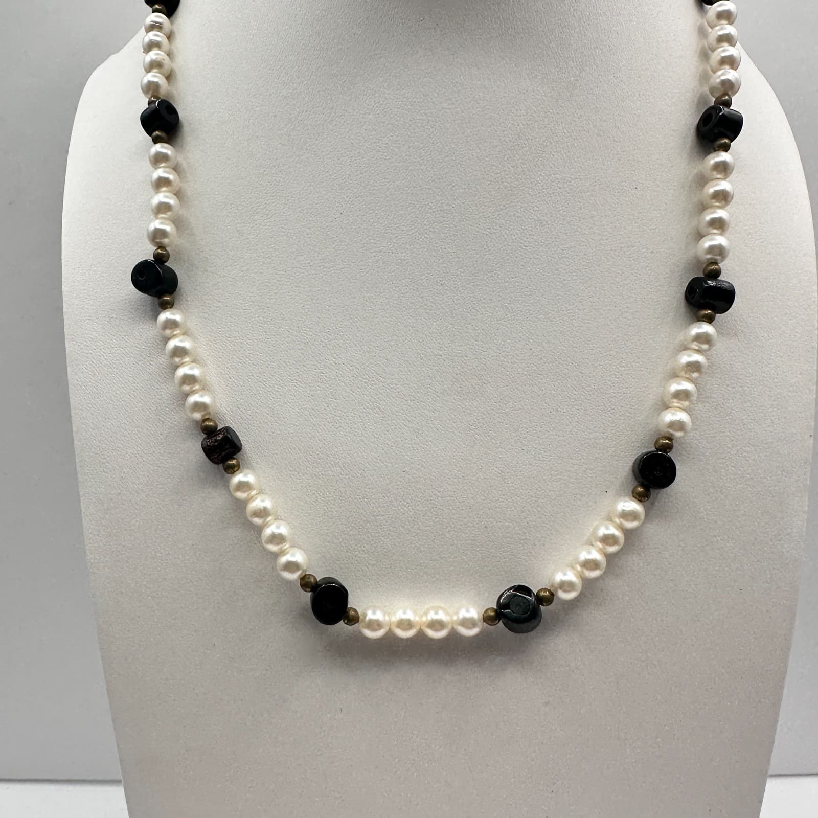 Vintage 90s Cream Pearl & Black Onyx Style Bead Necklace Boho Classic Jewelry - Image 1
